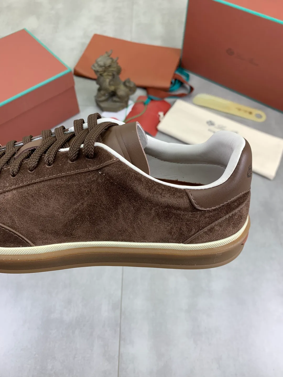 Men's men's shoes 💰P580 New model 💰 The latest casual shoes Loro Piana 💯 Top grade 💯 Buy the original copy 💯 Founded the existing Loro Piana company on April 24, 1924. It is the sixth generation of family operation, providing the best quality products to customers who are discerning about taste and quality. Imported original fly woven fabric with cowhide fabric, plain calfskin lining, hand-stitched thread with cowhide feet, original packaging, high-end outsole, size: 38-45 (customized for 46), 8️⃣ colors available